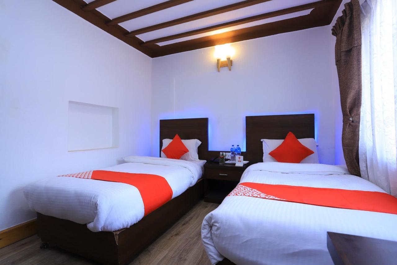 Oyo 591 Hotel Blue Moon Dharampur Exterior foto