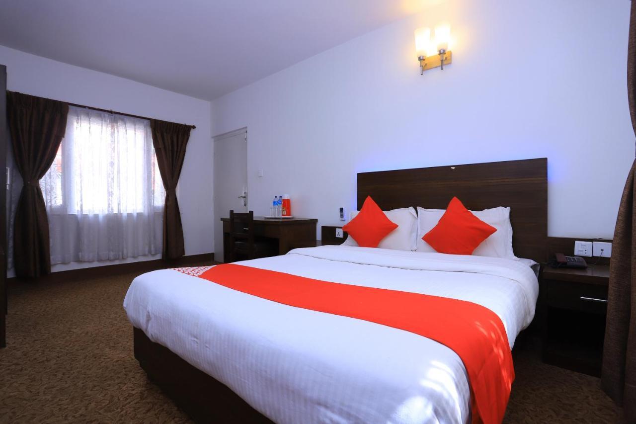 Oyo 591 Hotel Blue Moon Dharampur Exterior foto