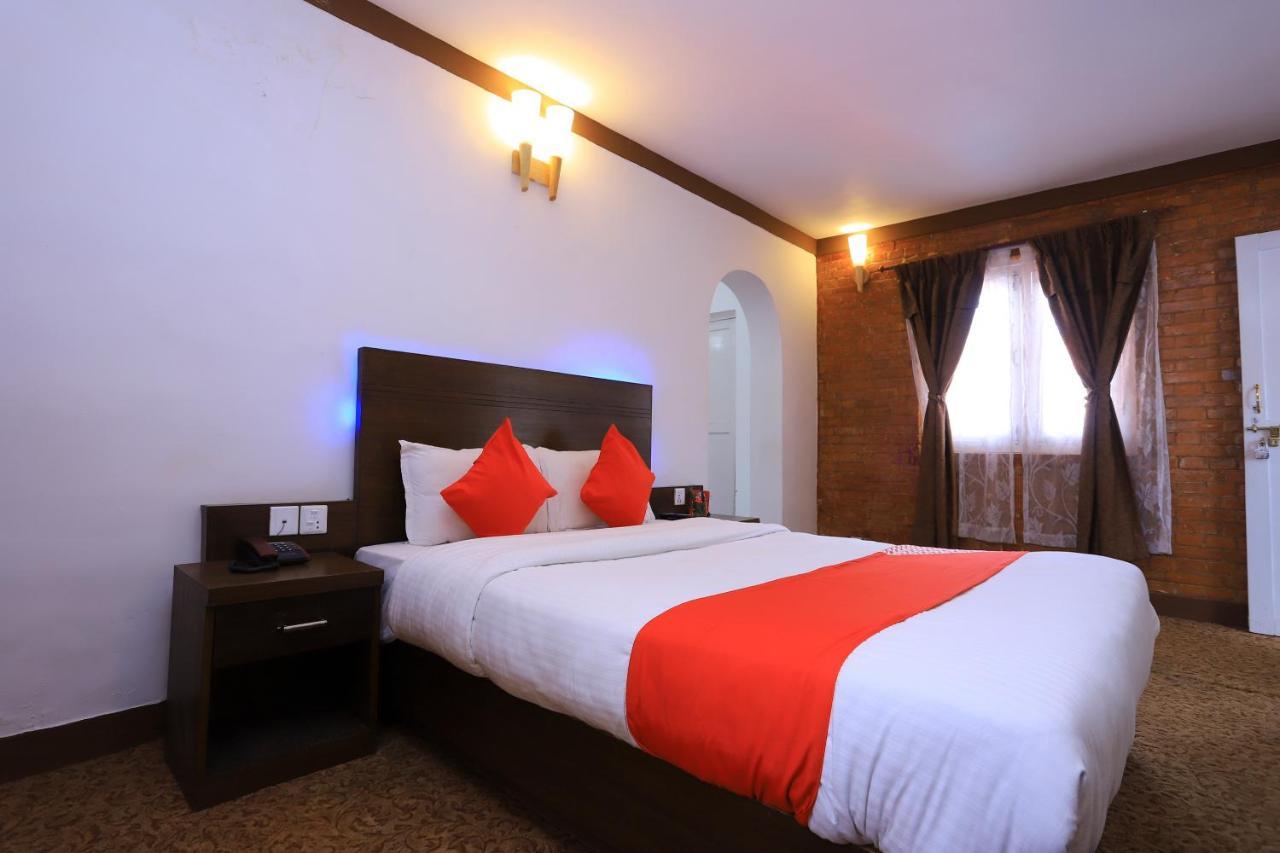 Oyo 591 Hotel Blue Moon Dharampur Exterior foto
